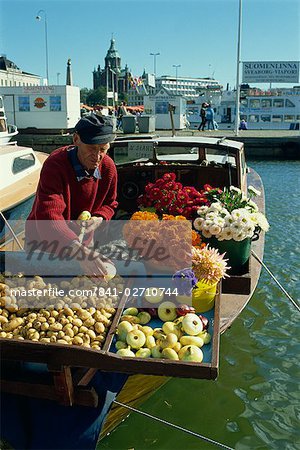 Flowers, potatoes and onions for sale on the waterfront of the harbour in Helsinki, Finland, Scandinavia, Europe
