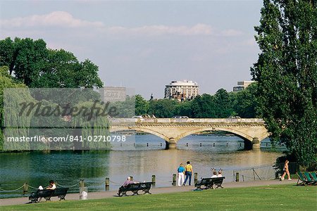 Hyde Park und der Serpentine, London, England, Vereinigtes Königreich, Europa