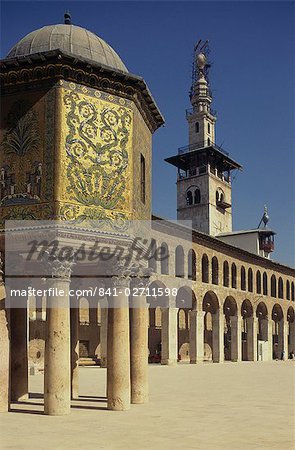 The Hazneh (Treasury), courtyard and minaret, Omayad Mosque, Damascus, UNESCO World Heritage Site, Syria, Middle East The Hazneh (Treasury), courtyard and minaret, Omayad Mosque, Damascus, UNESCO World Heritage Site, Syria, Middle East