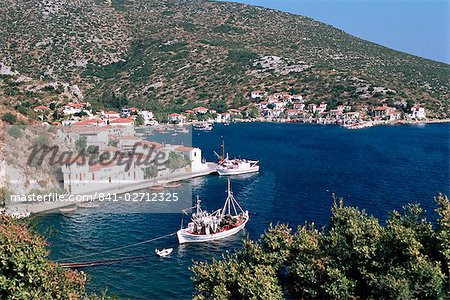 Fishing boats and harbour, Agia Kyriaki, Pelion, Greece, Europe