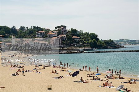 Der Strand von St. Jean de Luz, baskische Land, Pyrenees-Atlantiques, Aquitaine, Frankreich, Europa
