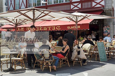 St. Jean de Luz, Basque country, Pyrenees-Atlantiques, Aquitaine, France, Europe