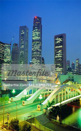 Elgin Bridge and skyline of the financial district, Singapore