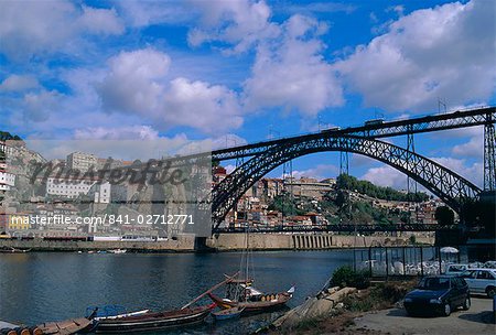 Dom Luis I Bridge over Douro River, Porto (Oporto), Douro Litoral, Portugal, Europe