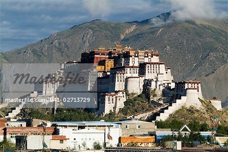 Potala Palace, former palace of the Dalai Lama, UNESCO World Heritage Site, Lhasa, Tibet, China, Asia