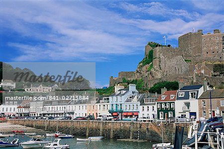 Mount Orgueil Castle und Hafen, Gorey, Grouville, Jersey, Kanalinseln, Vereinigtes Königreich, Europa