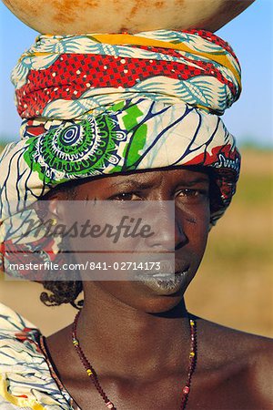 Jeune femme de la tribu, Djenné, au Mali, l'Afrique Peul