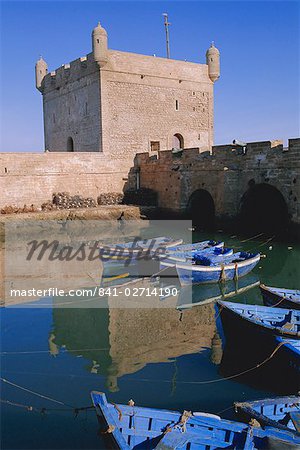 Fishing harbour and port skala (fort), Essaouira, Atlantic Coast, Morocco, North Africa, Africa