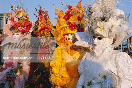 Personnes portant masqué carnaval costumes, carnaval de Venise, Venise, Vénétie, Italie