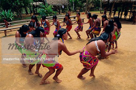 Indiens Embera, danse, Parc National de Chagres, Panama amerique centrale