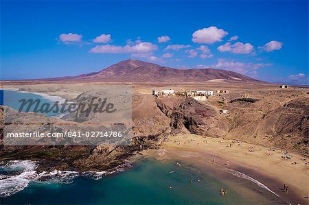 Papagayo beach et le littoral, Lanzarote, îles Canaries, Espagne, océan Atlantique, l'Europe Papagayo beach et le littoral, Lanzarote, îles Canaries, Espagne, océan Atlantique, l'Europe
