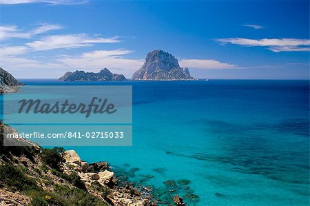 The rocky islet of Es Vedra from Cala d'Hort, near Sant Antoni, Ibiza, Balearic Islands, Spain, Mediterranean, Europe