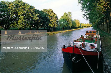 Les rives du canal, Canal du Midi, Wiorld patrimoine UNESCO, dans la région de Preissan, Languedoc Roussillon, France, Europe