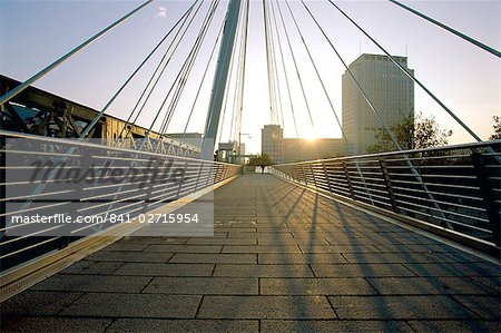 Millennium Bridge, la Tamise, Londres, Royaume-Uni, Europe