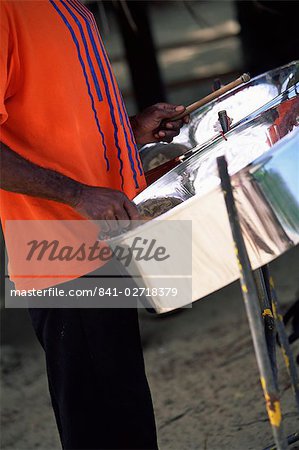 Steel Pan Schlagzeuger, Insel von Tobago, Westindische Inseln, Karibik, Mittelamerika