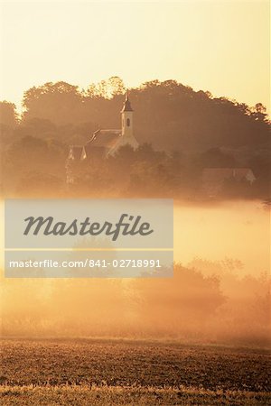 Grafrath monastère dans le brouillard, au lever du soleil, Bavière, Allemagne, Europe