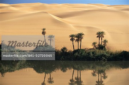 Oum el Ma (Umm el Ma) Lake, Mandara Valley, Southwest desert, Libya, North Africa, Africa