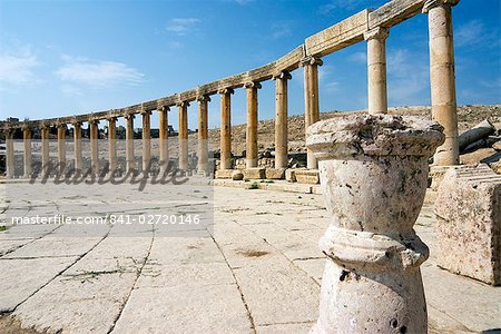 Oval Plaza, colonnade and Ionic columns, Jerash (Gerasa), a Roman Decapolis city, Jordan, Middle East