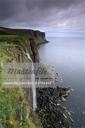 Kilt Rock, berühmten basaltischen Klippen in der Nähe von Staffin Trotternish, Isle Of Skye, Innere Hebriden, Hochlandregion, Schottland, Großbritannien, Europa