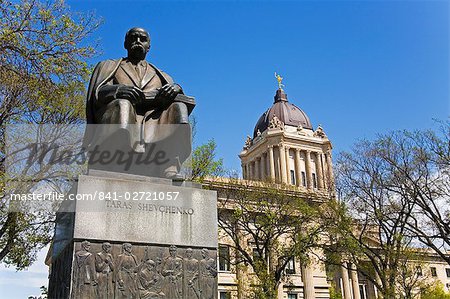 Statue de Taras Shevohenko et Palais législatif, Winnipeg, Manitoba, Canada, en Amérique du Nord