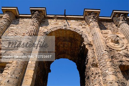 Porte de Mars romain arch, Reims, Marne, Champagne Ardenne, France, Europe