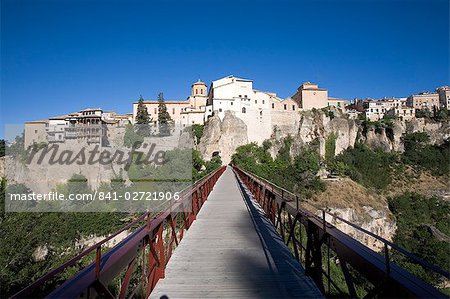 Maisons suspendues et les piétons pont San Pablo, Cuenca, Castille-La Mancha, Espagne, Europe