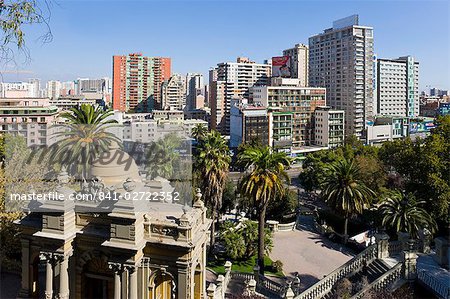 Cerro Santa Lucia (parc Santa Lucia) et la fontaine ornée de Terraza Neptuno, Santiago, Chili, Amérique du Sud Cerro Santa Lucia (parc Santa Lucia) et la fontaine ornée de Terraza Neptuno, Santiago, Chili, Amérique du Sud