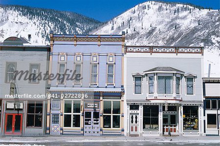 Bunte Geschäft Fronten in der Greene Street im alten Westen Stil Bergbau Stadt Silverton im Bereich San Juan von den Rocky Mountains, Silverton, Colorado, Vereinigte Staaten von Amerika (U.S.A.), Nordamerika