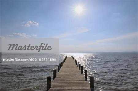 Quai sur le lac de Neusiedl, Autriche