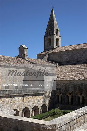 Abbaye du Thoronet, Var, Provence, 1160 - 1190. The cloister.