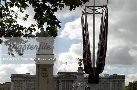 Buckingham Palace, St James' Park, London. Architect: John Nash and Edward Blore.