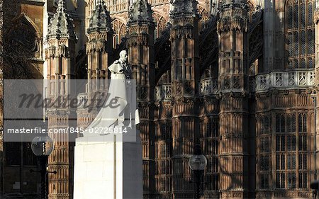 Statue von George V, Westminster, London.