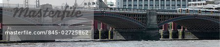 Blackfriars Bridge, Southwark, Londres.