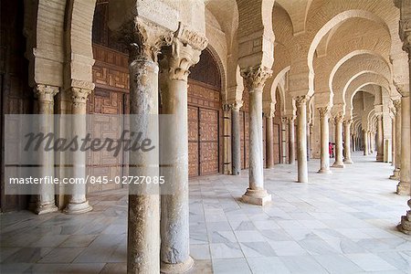 Die große Moschee von Kairouan, Tunesien. 9. Jahrhundert.