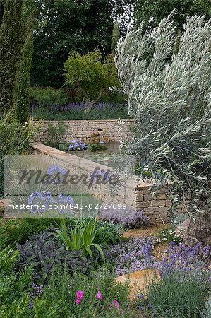 Dorset nénuphar jardin - touche romantique, 2008 Hampton Court Flower Show en Angleterre. Concepteur : Claudia de Yong