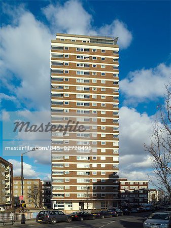 Bloc appartement - high rise du logement. Architecte : Cole Thompson Anders. Ingénieur : WSP Consulting Engineers.