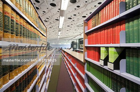 Université de Nouvelle-Galles du Sud, Faculté de droit, Sydney, Australie. Architecte : Lyons.