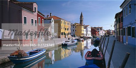 Scène de Canal de Burano, lagune de Venise.