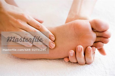 Main massage des pieds