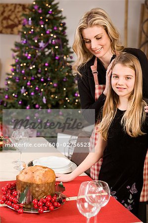 Mère et fille paramètre Table pour le dîner de Noël