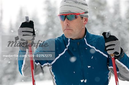 Nahaufnahme des Mannes Cross Country Skilaufen, Whistler, British Columbia, Kanada