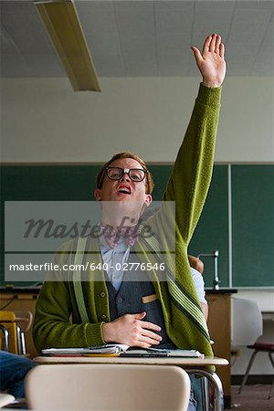 Étudiant en classe.