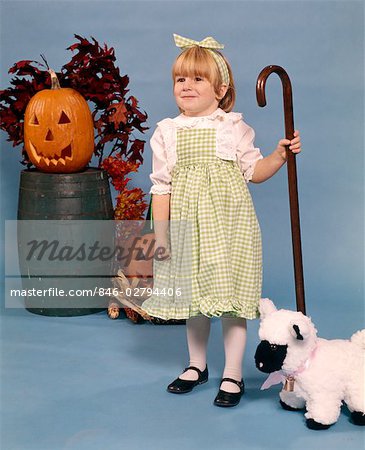 1970s BLOND GIRL COSTUME MARY LITTLE LAMB GREEN GINGHAM DRESS HALLOWEEN PUMPKIN