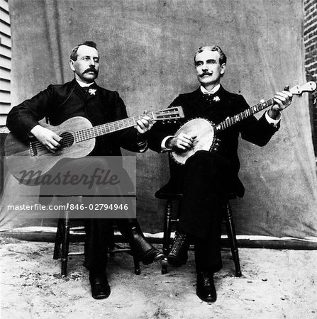 1880s 1890s PORTRAIT TWO MEN OLD TIME MUSICIANS PLAYING GUITAR AND BANJO