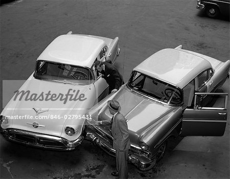 1950s 1960s AUTOMOBILE FENDER BENDER ACCIDENT IN PARKING LOT