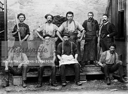 1890s 1900s GROUP PORTRAIT OF 9 CARPET MILL WORKERS