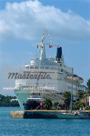 Cruise ship, Hamilton, Bermuda, Atlantic Ocean, Central America