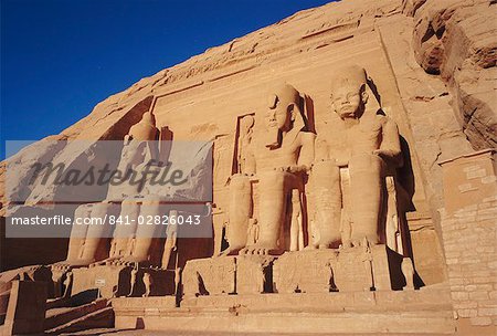 Temple de Re-Herakhte de Ramsès II, a été déplacée lorsque le barrage d'Assouan fut construit, Abou Simbel, en Égypte, en Afrique du Nord