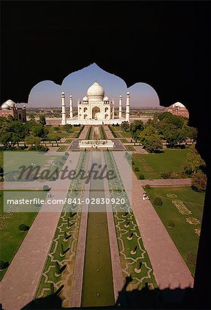 The Taj Mahal, built by Shah Jahan for his wife, UNESCO World Heritage Site, Agra, Uttar Pradesh state, India, Asia