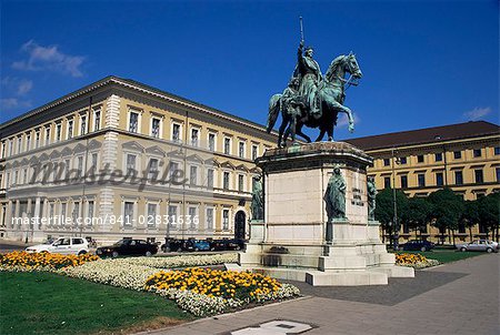 Monument to Ludwig I, Odeonsplatz, Munich, Bavaria, Germany, Europe